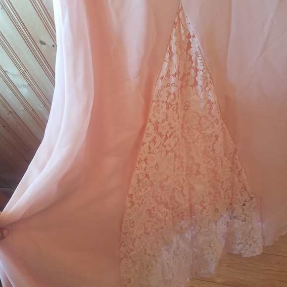 Gorgeous Christina Wu dress in blush - Picture 3 of 5